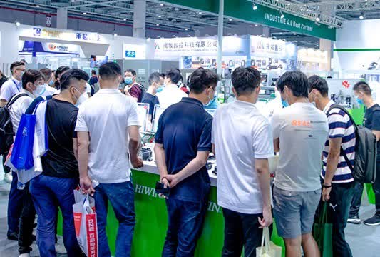 在選擇優(yōu)質(zhì)風(fēng)塔卷板機(jī)時(shí)，您需要了解以下幾點(diǎn)