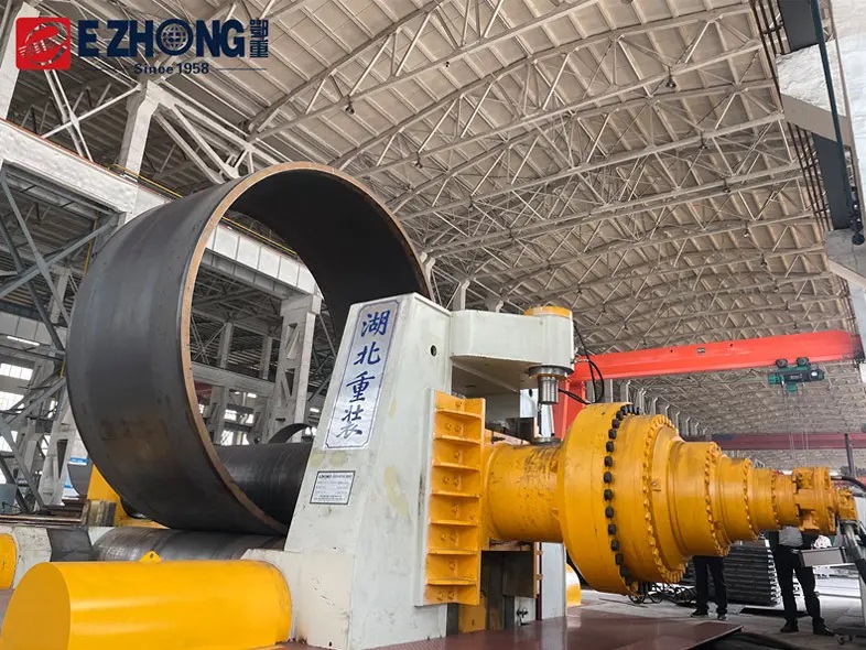 卷板機在基礎設施發展中的作用